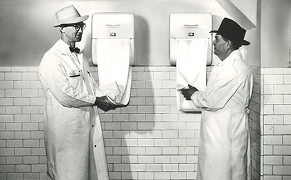 1958 - Stoffen handdoek automaten als nieuwe ontwikkeling in Duitsland